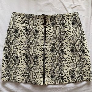 Super cute, casual and comfy Summer skirt!